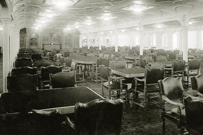 RMS Titanic: 1. Klasse Speisesaal auf D-Deck, 1912 von English Photographer